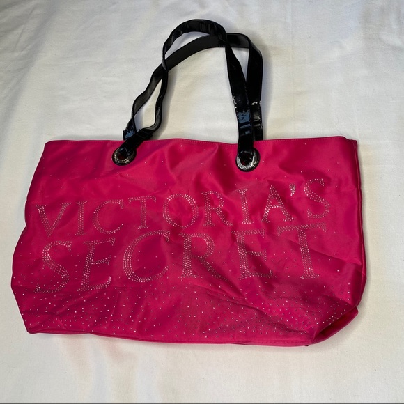 Victoria’s Secret - Picture 2 of 3